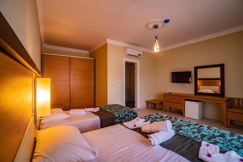 Prenses Sealine Beach Hotel