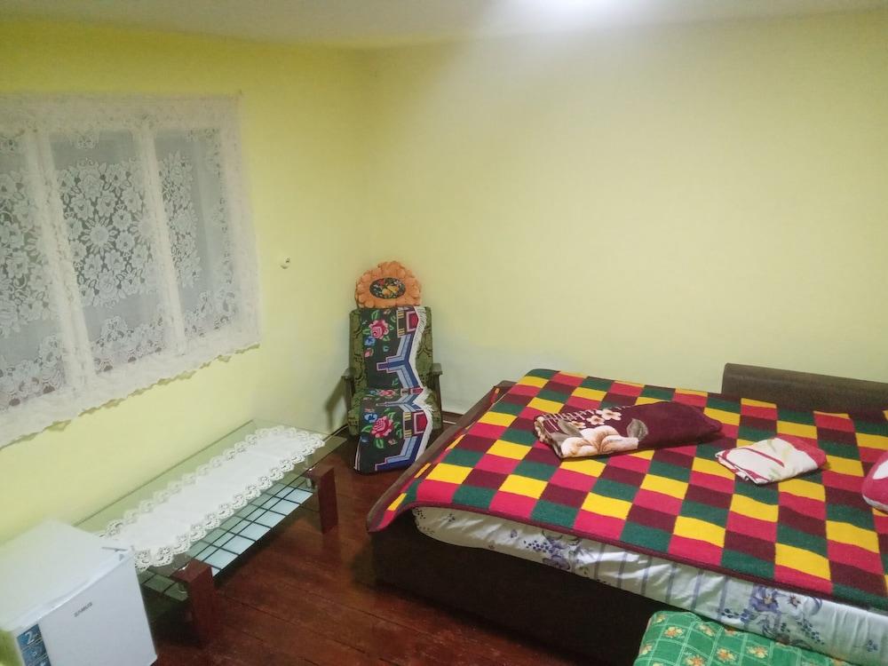 Room in Guest Room - Retreat Rustical For 2 People