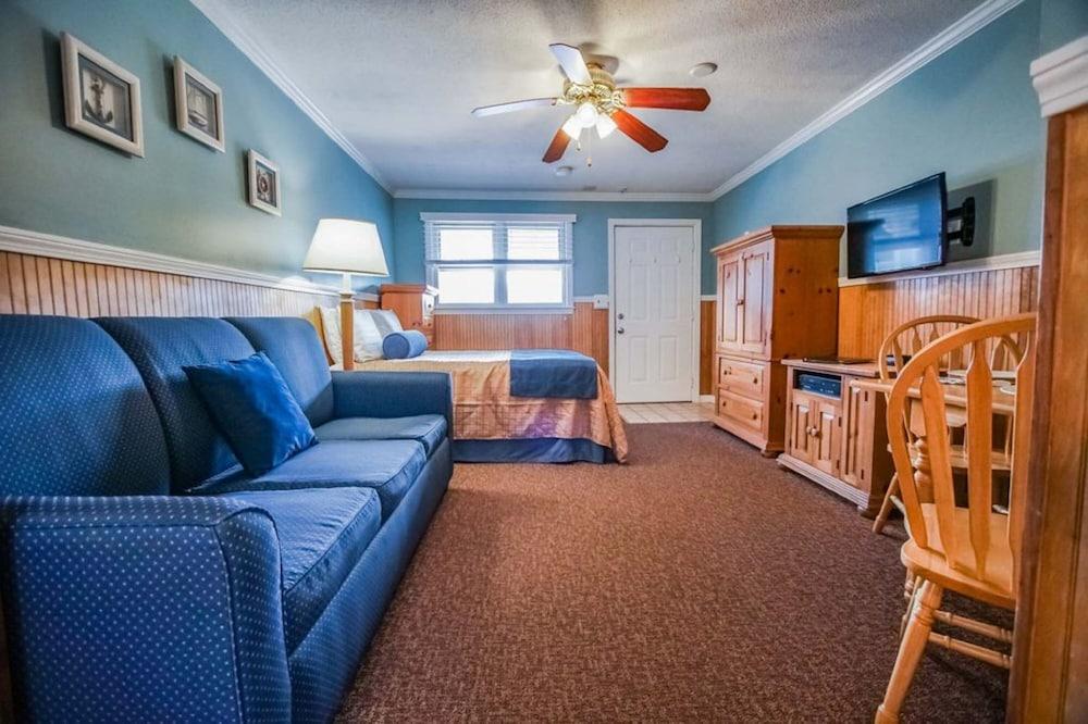 Island Manor Resort by VRHost