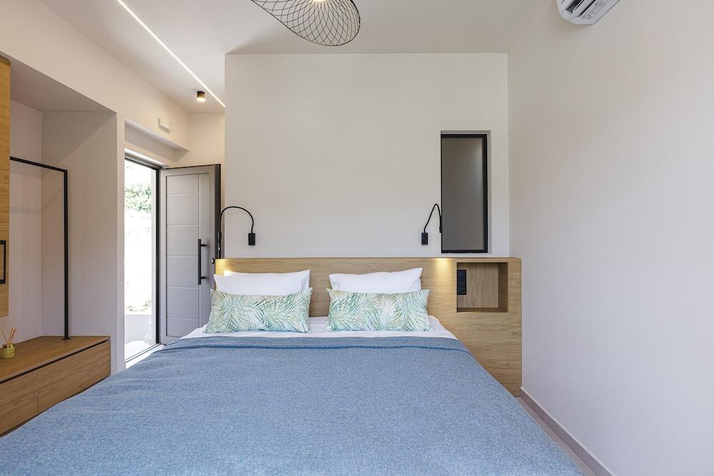 Mira Mare Luxury Residence