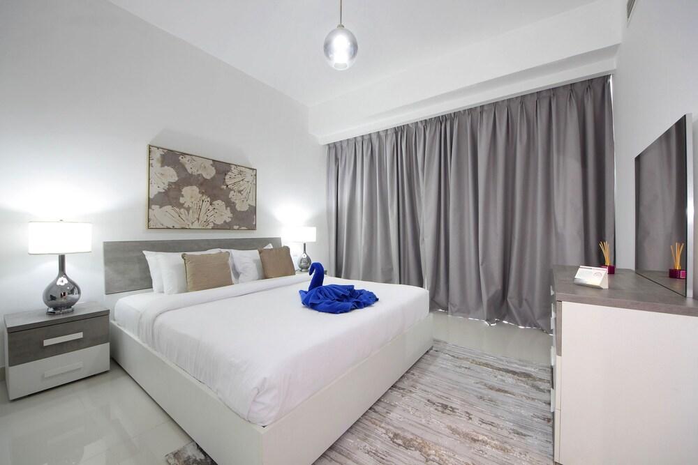 NEW ARABIAN BOULEVARD CRESENT