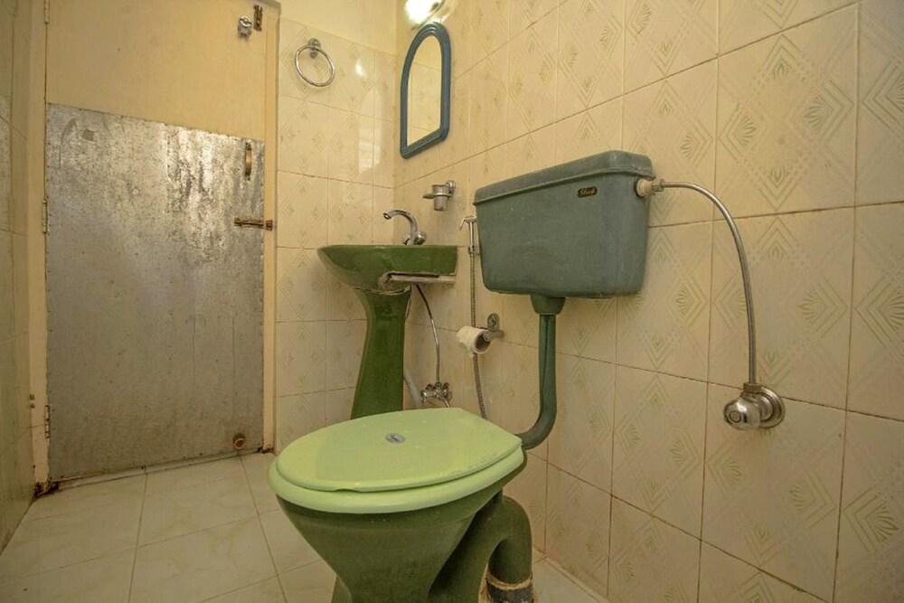 Goroomgo Tara Palace Pelling