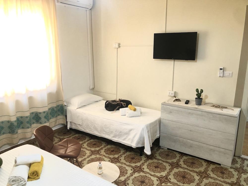 City Bb Chic Room With Shared Bathroom