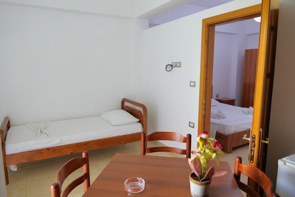 Aleksander Apartments