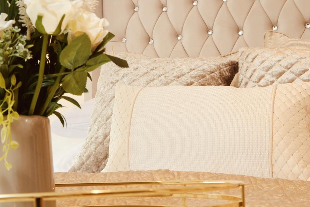 Deluxe City Centre Apt Balcony View Free Parking