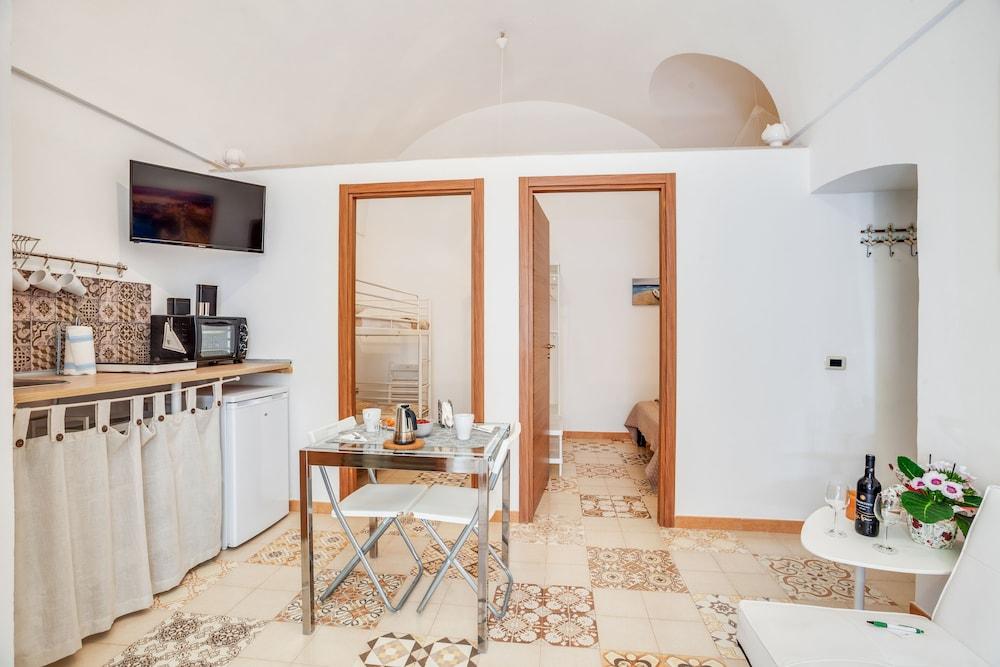 Tiny House 21 Bright Aparment