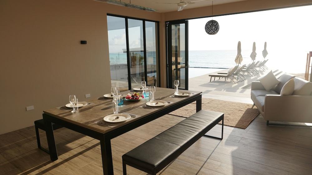 Room-villa Bluu at the Beach