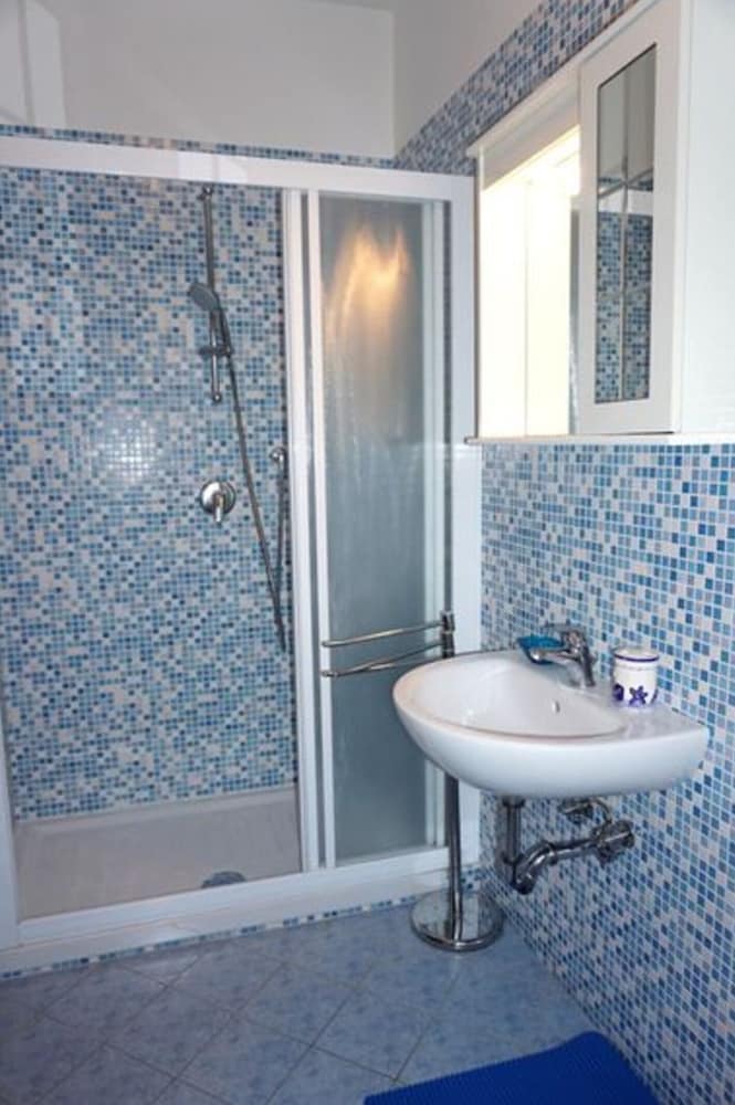 Beautiful House in a Great Location by Beahost Rentals