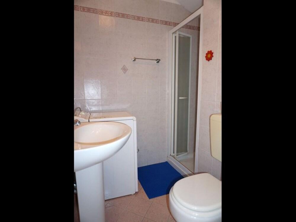 Beautiful House in a Great Location by Beahost Rentals