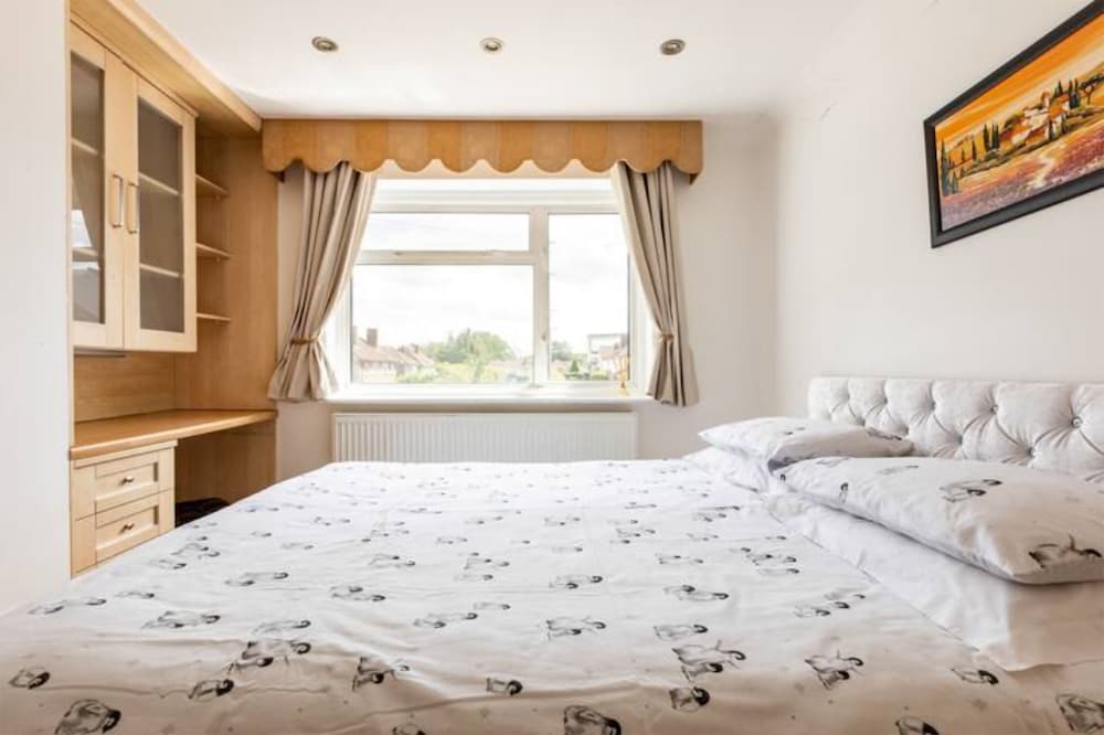 Cosy 3 Bedroom House in Kingston