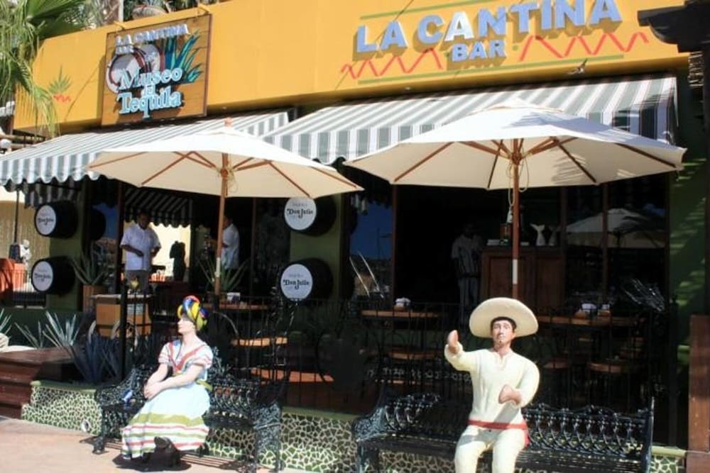 Great Location 1BR Studio Wtih Pool Marina View