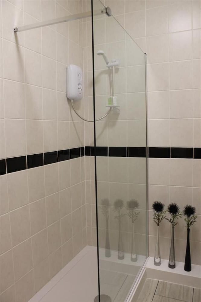 The Maelor - Berwyn House - Central Wrexham - Sleeps Up To 6