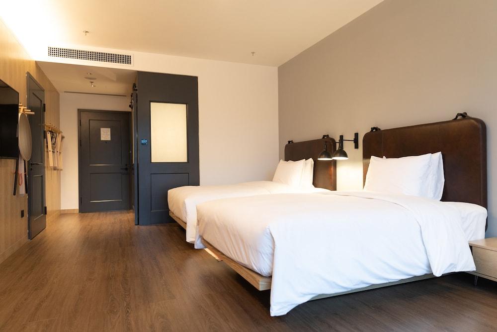 Moxy Shenzhen North Station