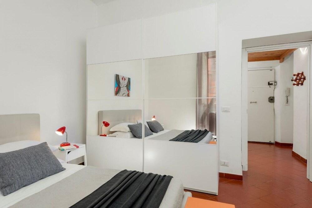 Opera House - Monti Area