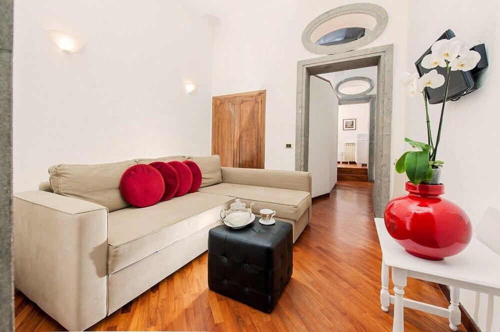 Pasquino Apartment - Navona Square