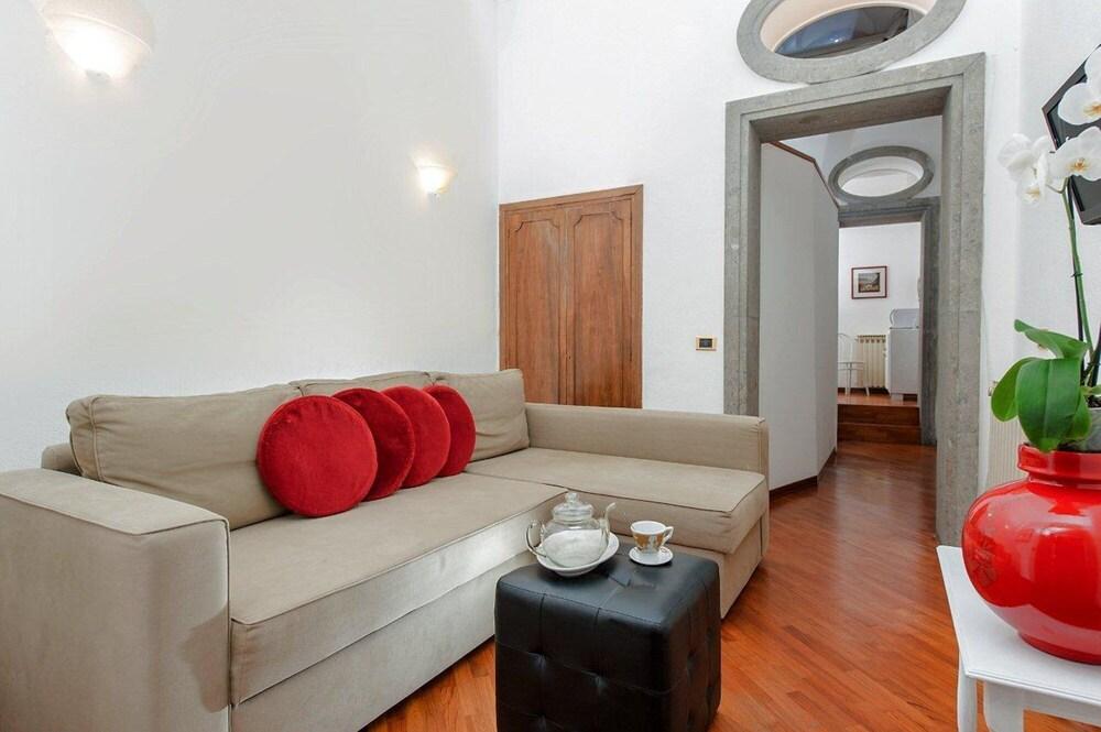 Pasquino Apartment - Navona Square