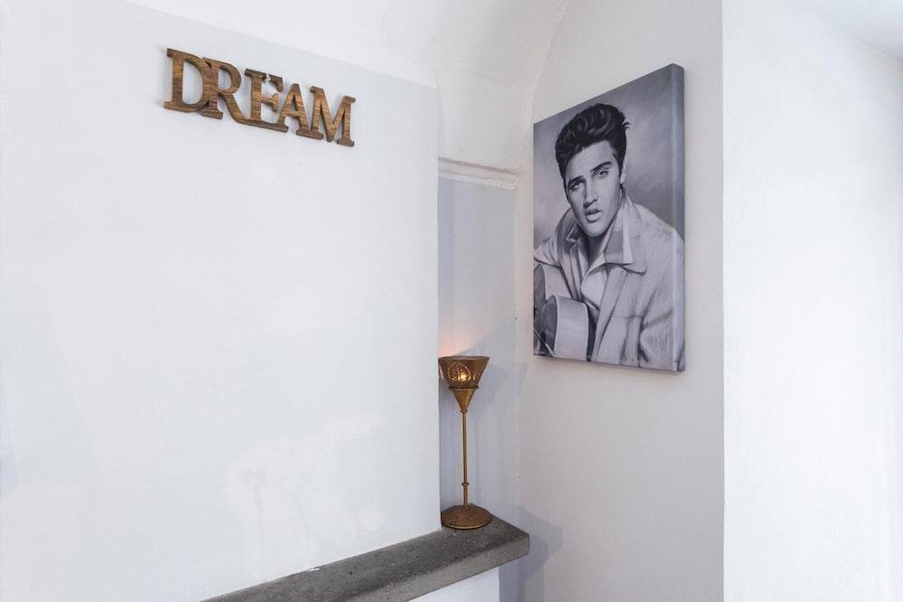 Minerva in Pantheon Apartment