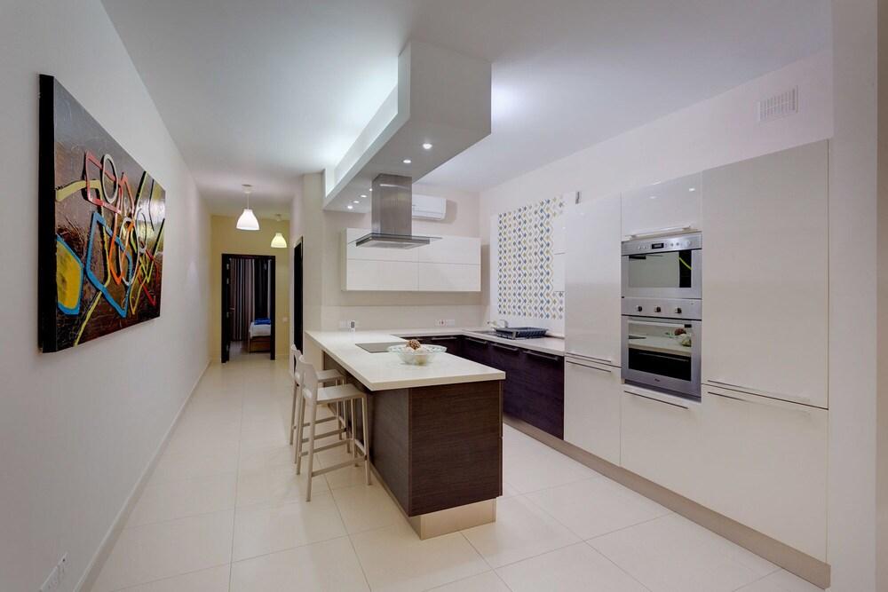 Luxury Apartment Prime Location in St Julians