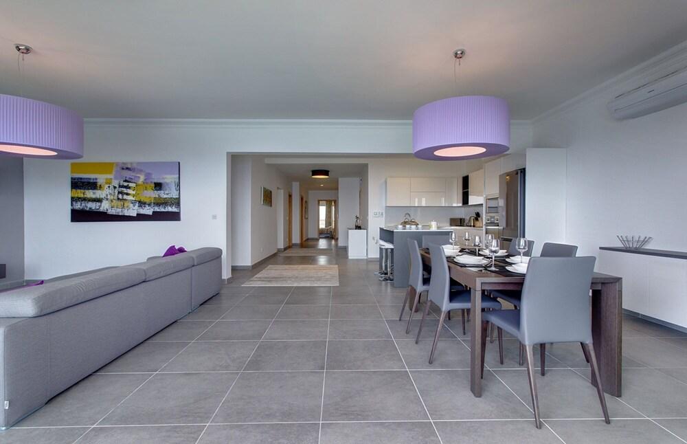 Pure Luxury Apartment With Pool