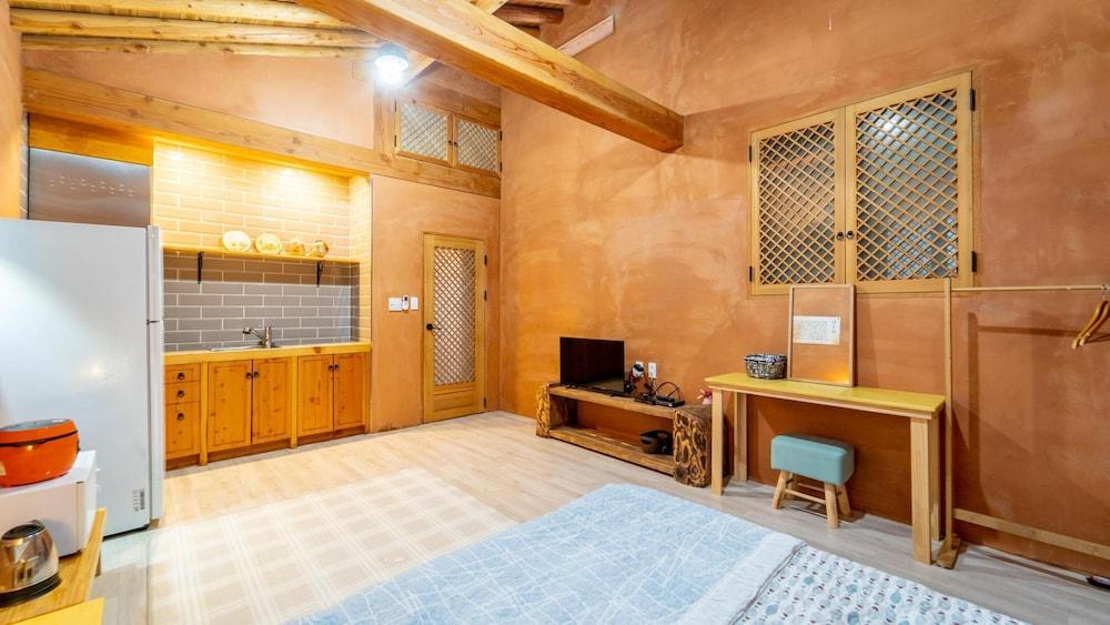 Jeju Bijasupgil15 Pension