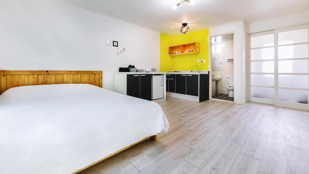 Jeju Daltokki Pension