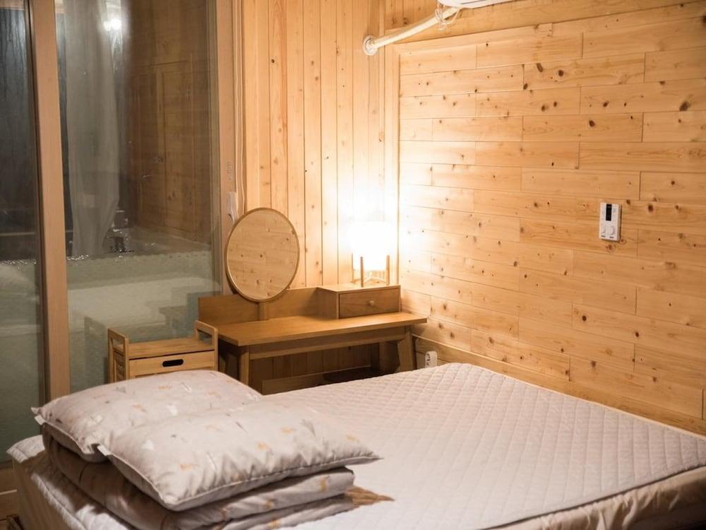 Jeju Haebaragi Pension