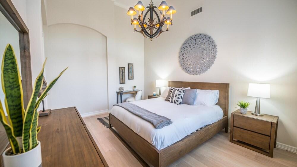 Meadowlark - Paradise Valley