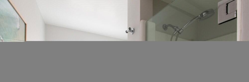 La Jolla Blvd 1 - Hamilton I