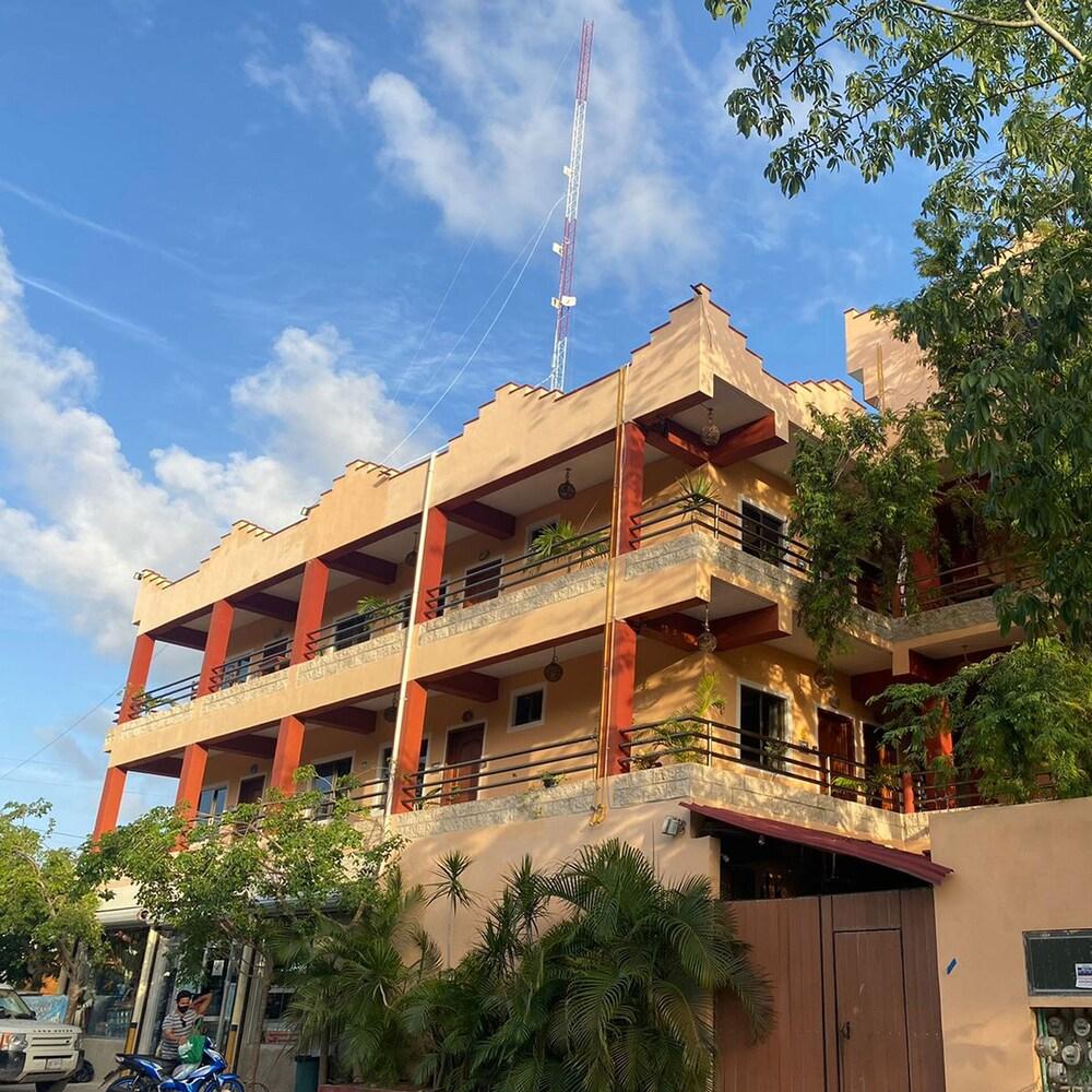 Itza La Veleta Tulum