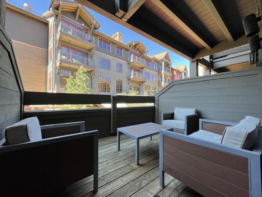 N Village Dr Criterion 29 - Flurry