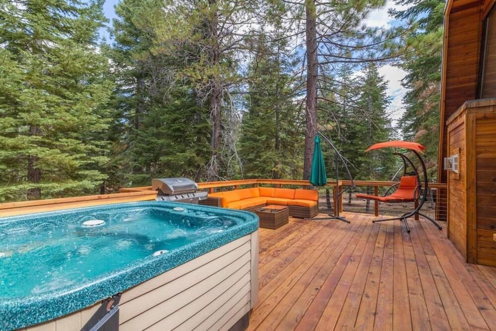 Northwoods Blvd Criterion 20 - High Pines Hideaway