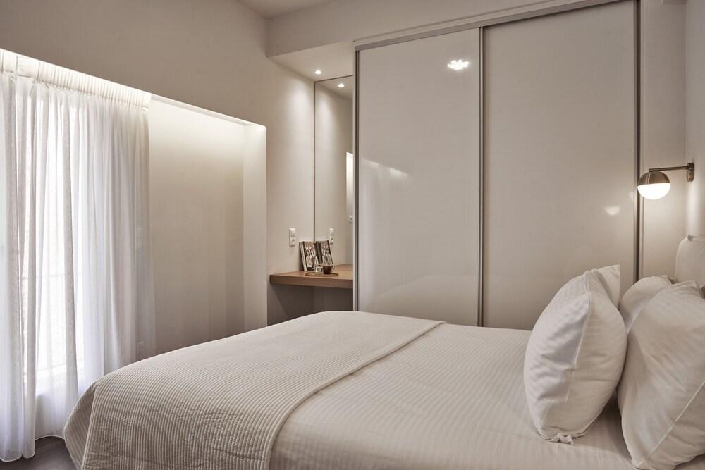 Patriarchou 4bd Art Deco Penthouse