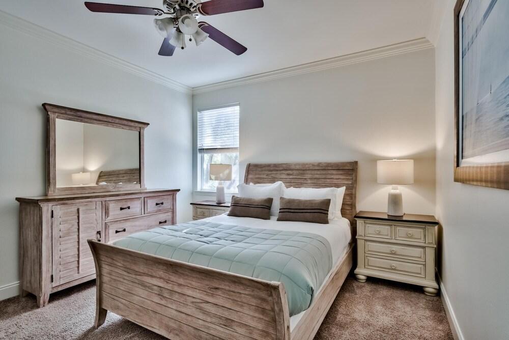 Kono - Coral in Destin