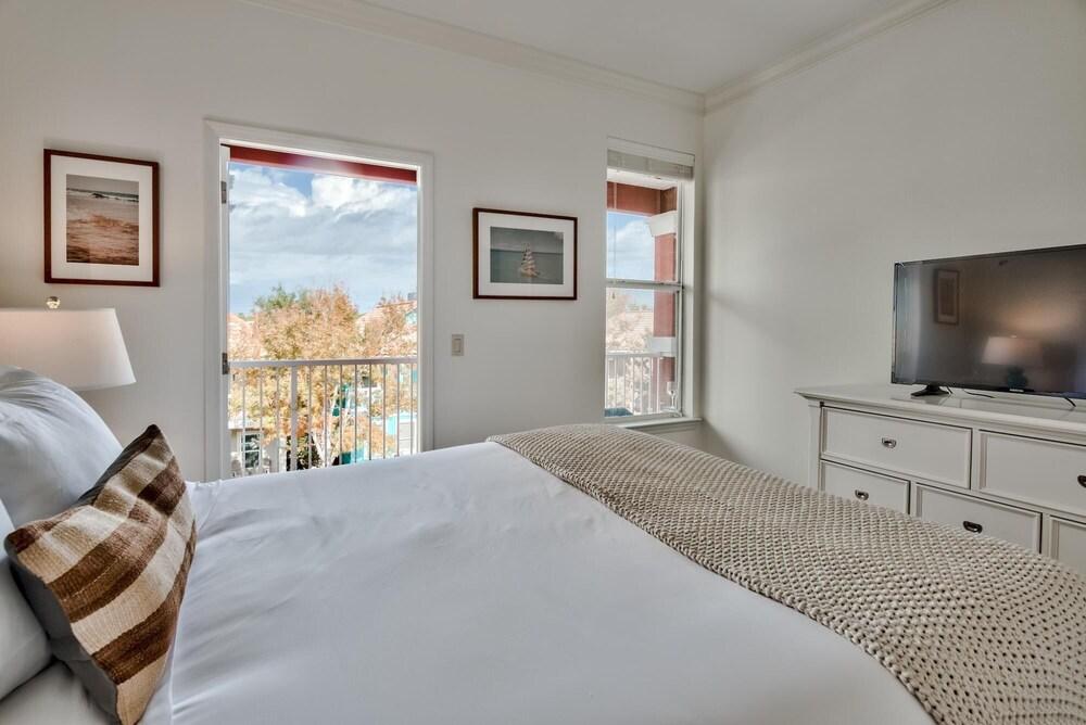 Kono - Coral in Destin