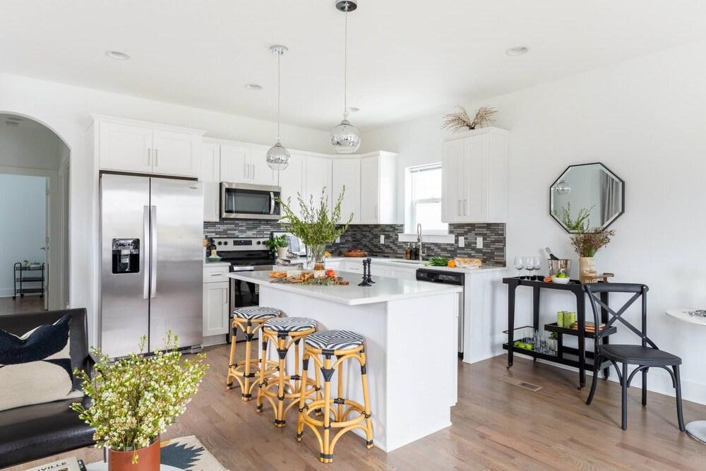 Phillips St - Bourbon