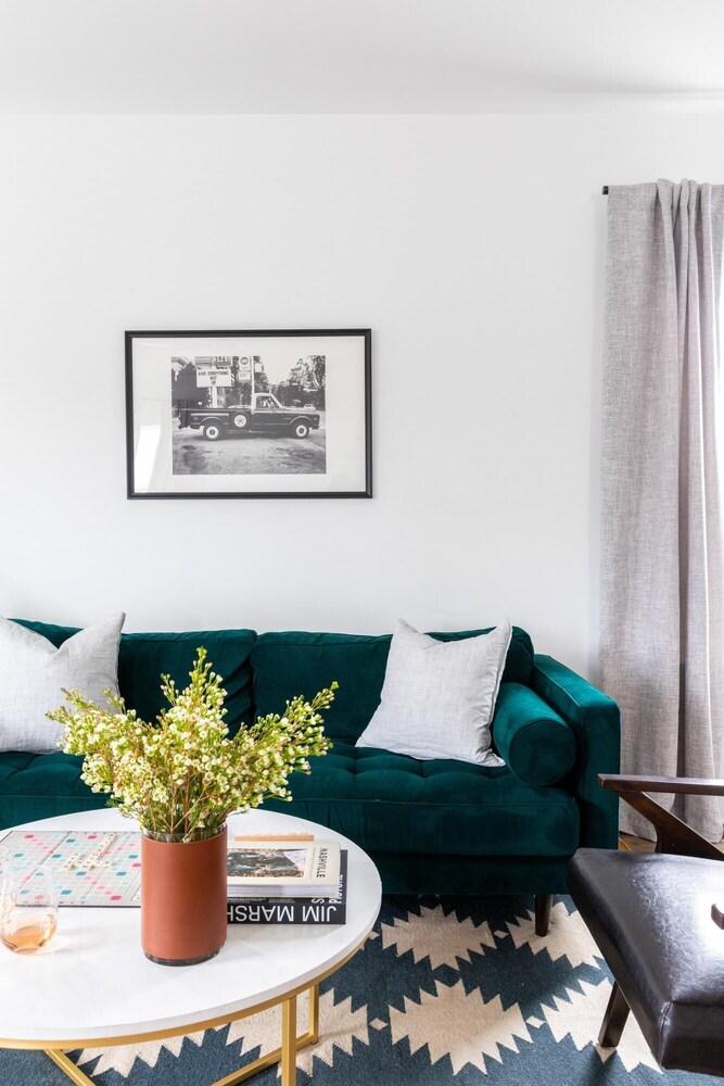 Phillips St - Bourbon