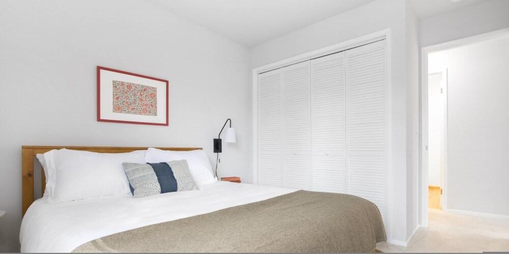 Parktrail Drive - Black Oak