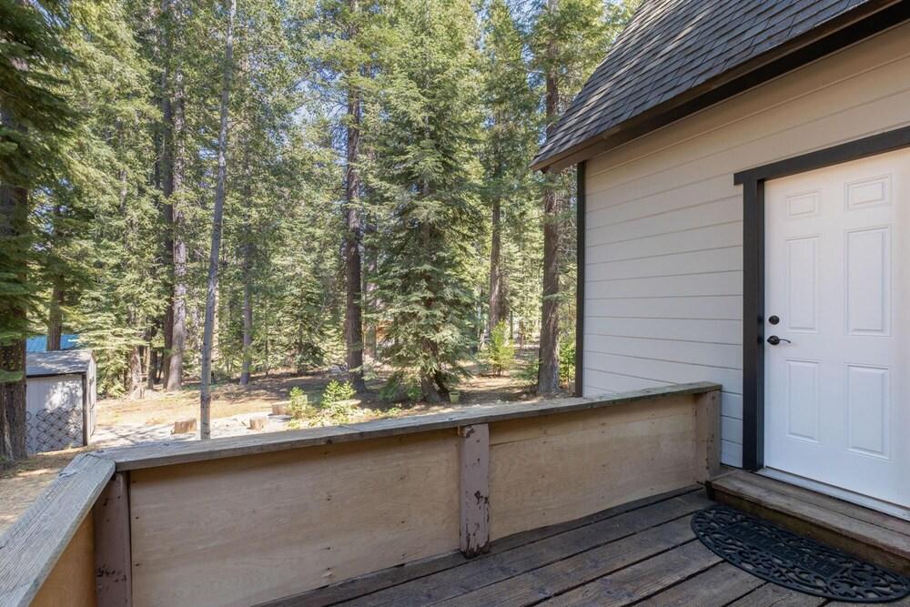 10th Ave - Lark in California