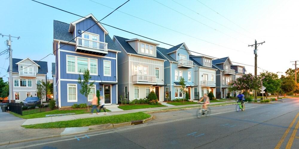 Monroe 13 in Nashville