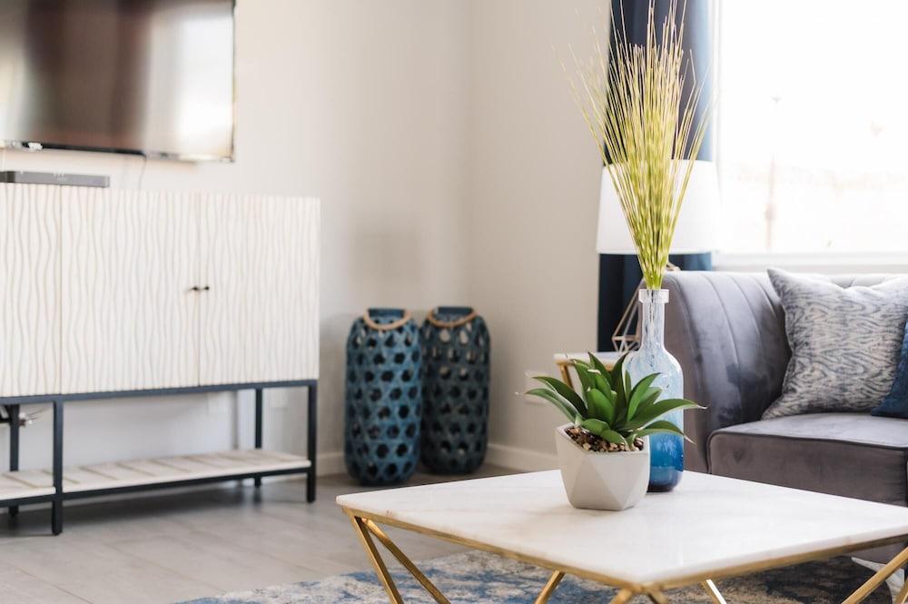 Camelback 2 - Sapphire