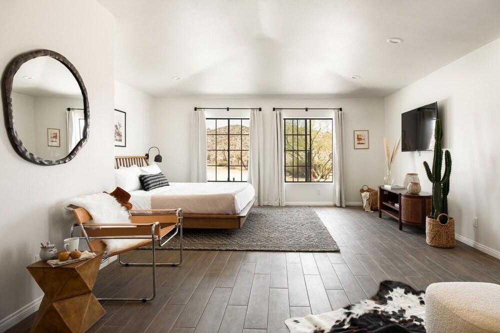 Emerson Ave - Flora in Yucca Valley