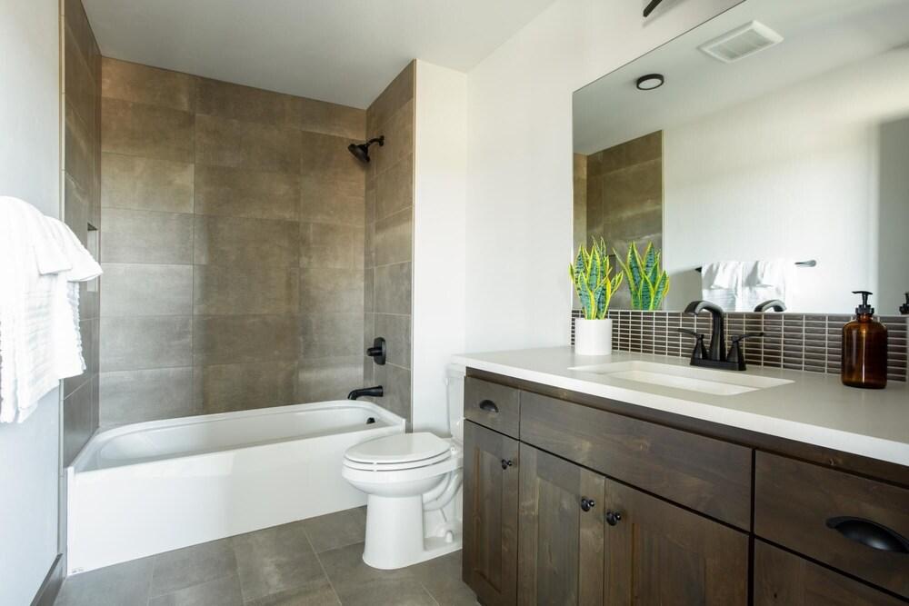 Lago Vista Dr - Smith