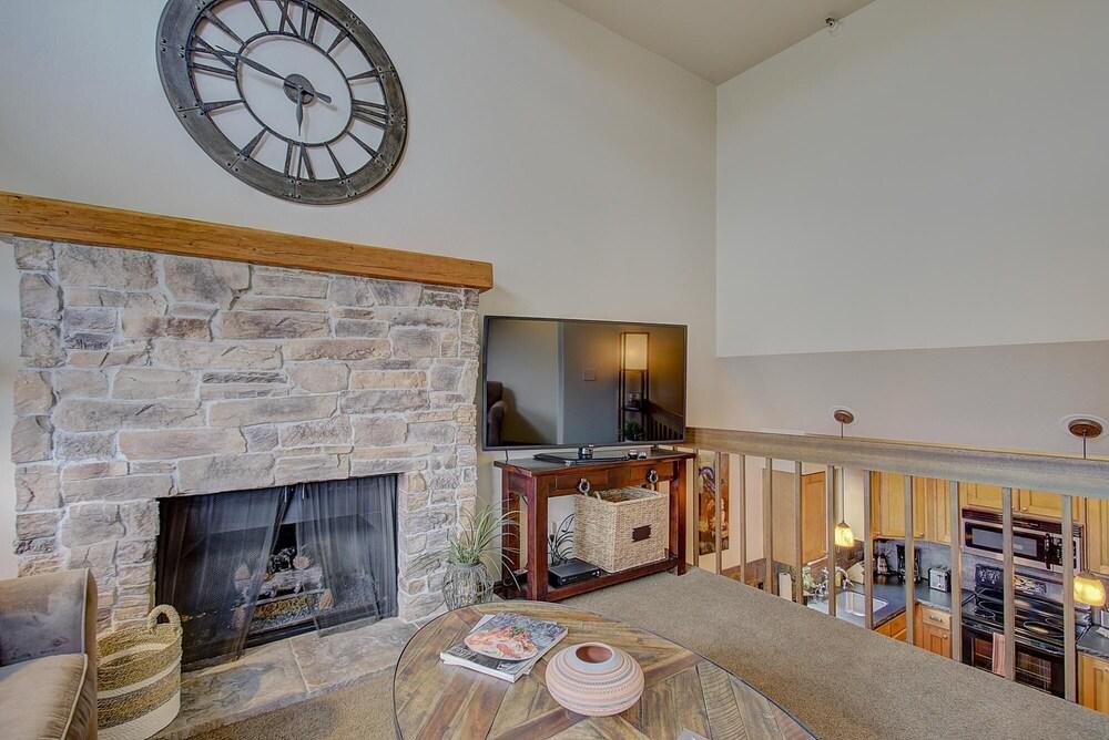 Coopers Collection 32 - Quittin Time Townhome