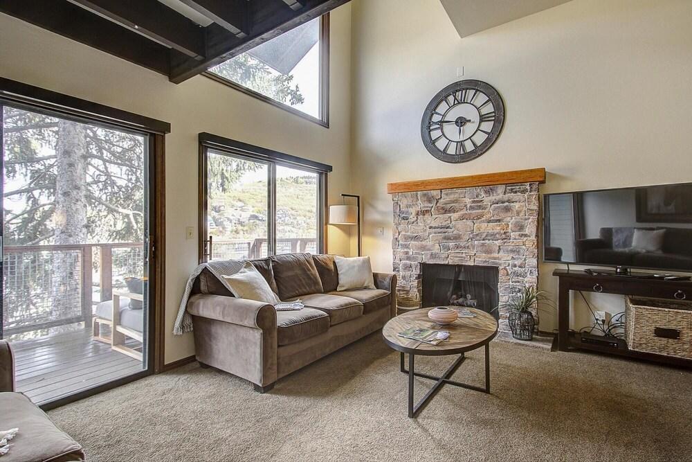 Coopers Collection 32 - Quittin Time Townhome