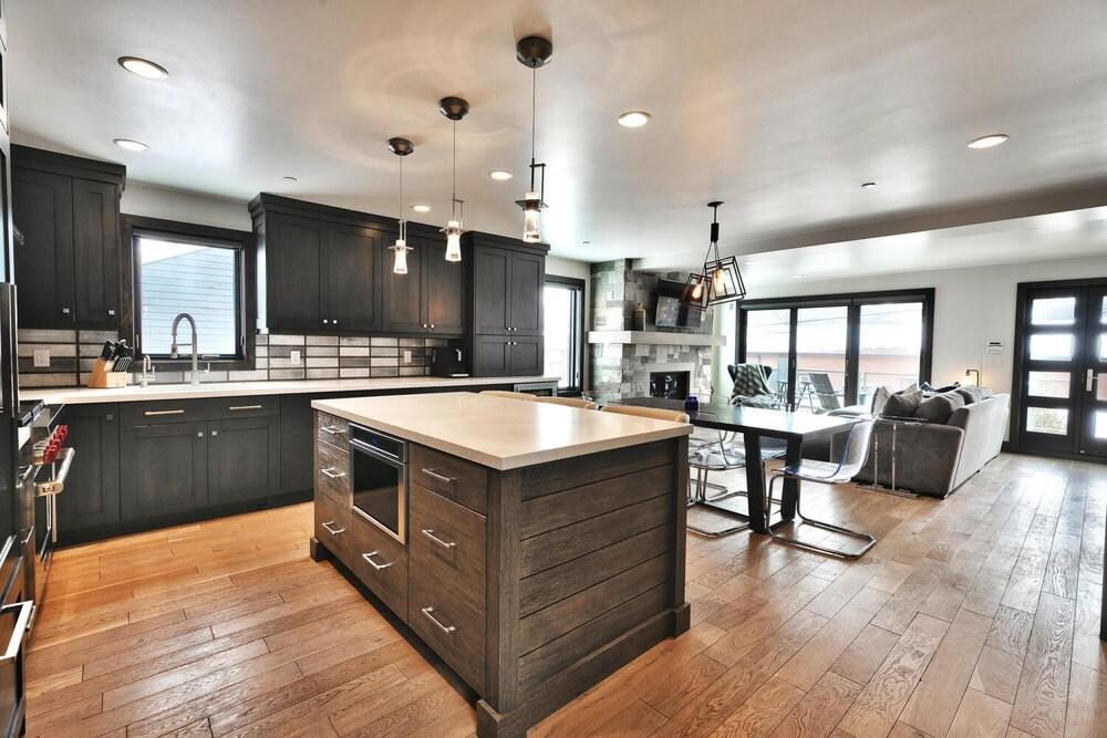 Coopers Collection 55 - 217 Park Ave