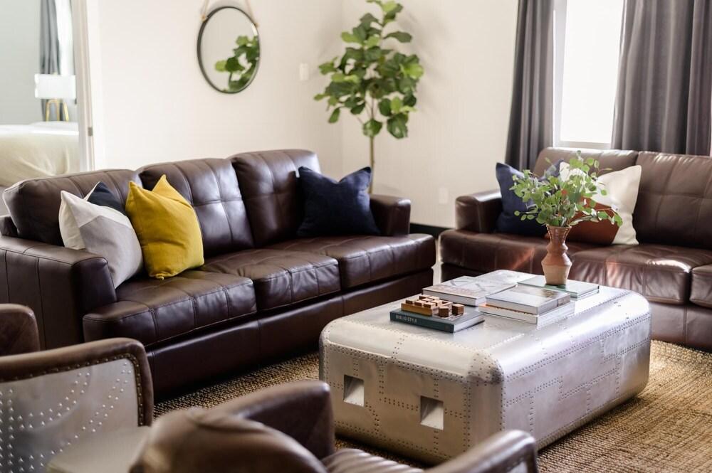 E Main St Unit A - Luna