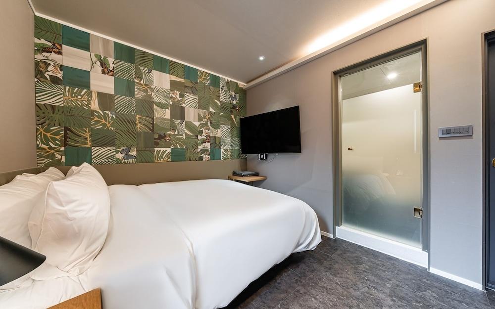 Sinchon Number 25 Sinchon Branch