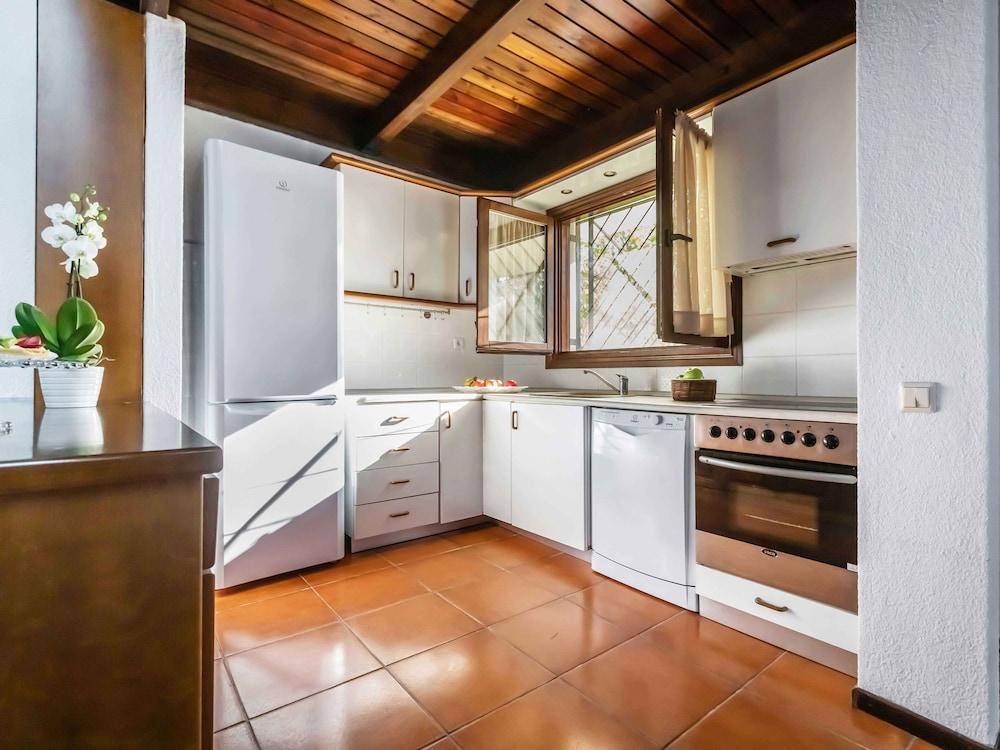 Sparkling Sani Getaway - Nefeli's Summer Paradise