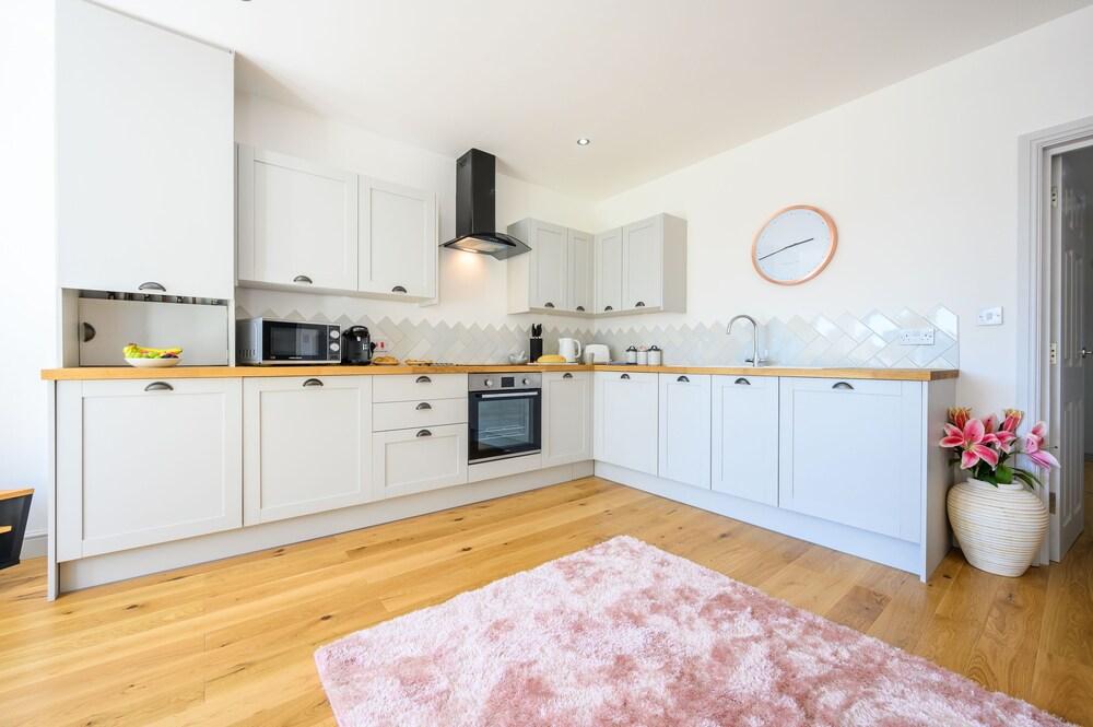 Riverside Gardens 2 by Ty SA