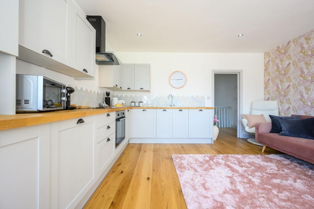 Riverside Gardens 2 by Ty SA